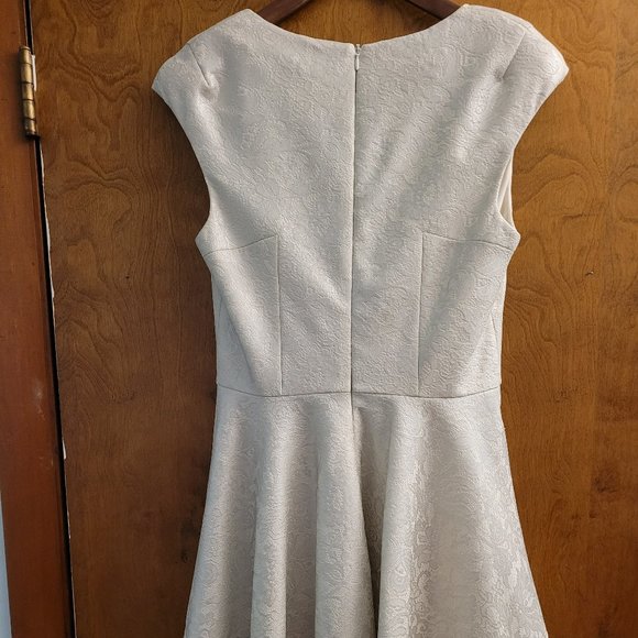 Off-white skater dress - Worn 2x - EU - Picture 5 of 6